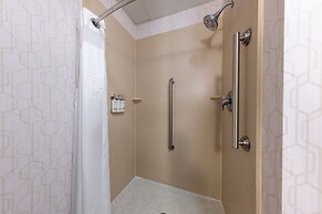 Holiday Inn Express Hotel & Suites Pittsburg by IHG
