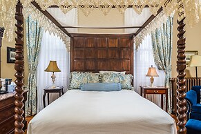 Ironclad Inn & Bourbon Room