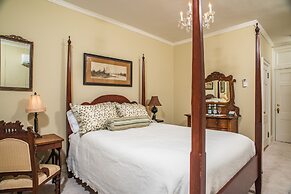 Ironclad Inn & Bourbon Room