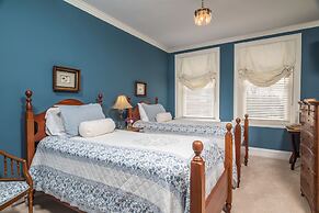 Ironclad Inn & Bourbon Room