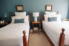 Ironclad Inn & Bourbon Room