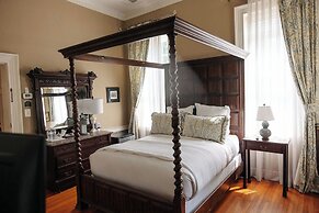 Ironclad Inn & Bourbon Room