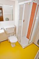 Snoozles Quay Street Tourist Hostel