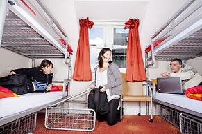 Snoozles Quay Street Tourist Hostel