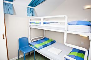 Snoozles Quay Street Tourist Hostel