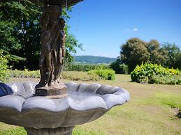 Glewstone Court Country House Hotel