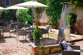 Glewstone Court Country House Hotel