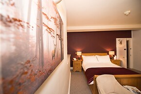 Glewstone Court Country House Hotel