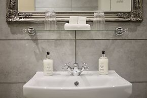 Glewstone Court Country House Hotel