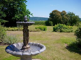 Glewstone Court Country House Hotel