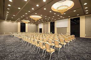 Golden Tulip Ana Dome