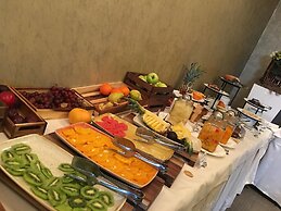 Golden Tulip Ana Dome