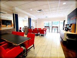 Holiday Inn Express & Suites Clear Spring  by IHG