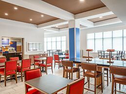 Holiday Inn Express Hotel & Suites BEAUMONT NW by IHG