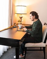 Waldorf Astoria Chicago