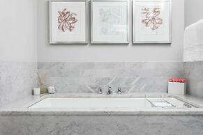 Waldorf Astoria Chicago