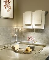 Waldorf Astoria Chicago