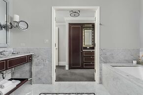 Waldorf Astoria Chicago