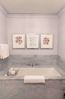 Waldorf Astoria Chicago