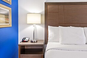 La Quinta Inn & Suites by Wyndham NE Long Beach/Cypress