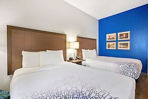La Quinta Inn & Suites by Wyndham NE Long Beach/Cypress