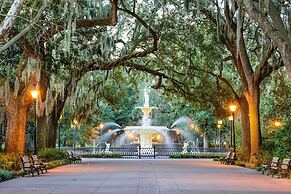 SpringHill Suites Savannah Downtown / Historic District