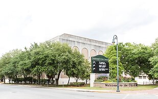 SpringHill Suites Savannah Downtown / Historic District