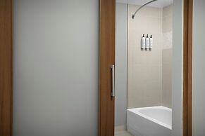 SpringHill Suites Savannah Downtown / Historic District