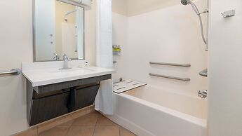 Candlewood Suites Athens by IHG