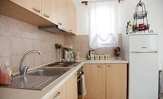 Eleni's Village Suites