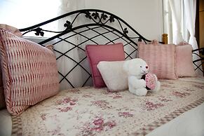 Eleni's Village Suites