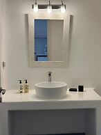 Eleni's Village Suites