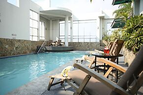 Lancaster Hotel Manila