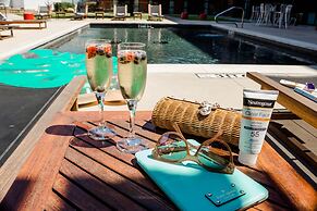 NYLO Las Colinas Hotel, Tapestry Collection by Hilton