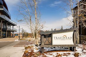 Trailhead Lodge