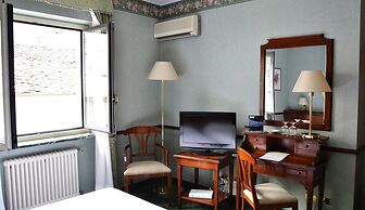 Hotel De la Ville