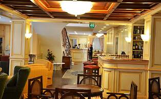 Hotel De la Ville