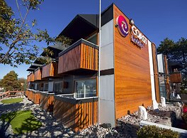 Coast Metro Vancouver Hotel