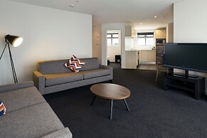 Nesuto Stadium Hotel and Apartments