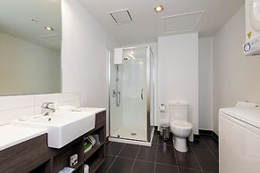 Oaks Auckland Hotel