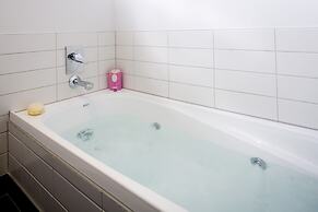 Nesuto Stadium Hotel and Apartments