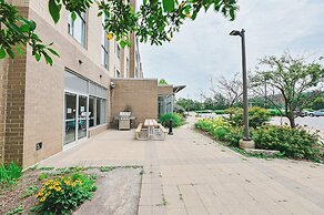 Residence & Conference Centre - Niagara-on-the-Lake
