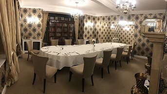 Cricklade House Hotel, Sure Hotel Collection by Best Western