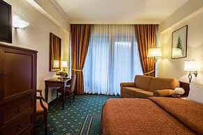 Lux Garden Hotel