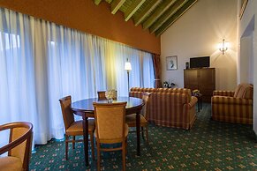 Lux Garden Hotel