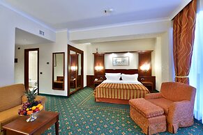 Lux Garden Hotel