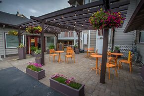 The Coho Oceanfront Lodge