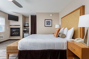 The Coho Oceanfront Lodge