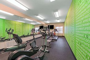 La Quinta Inn & Suites by Wyndham Bridge City
