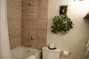 Crandell Mountain Lodge